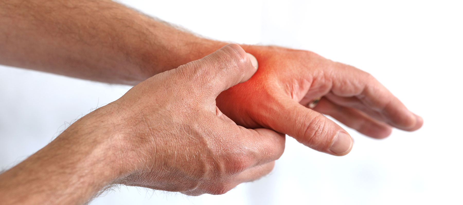 Orthopäde erklärt Arthrose der Hand bei Patient in OCS Düsseldorf