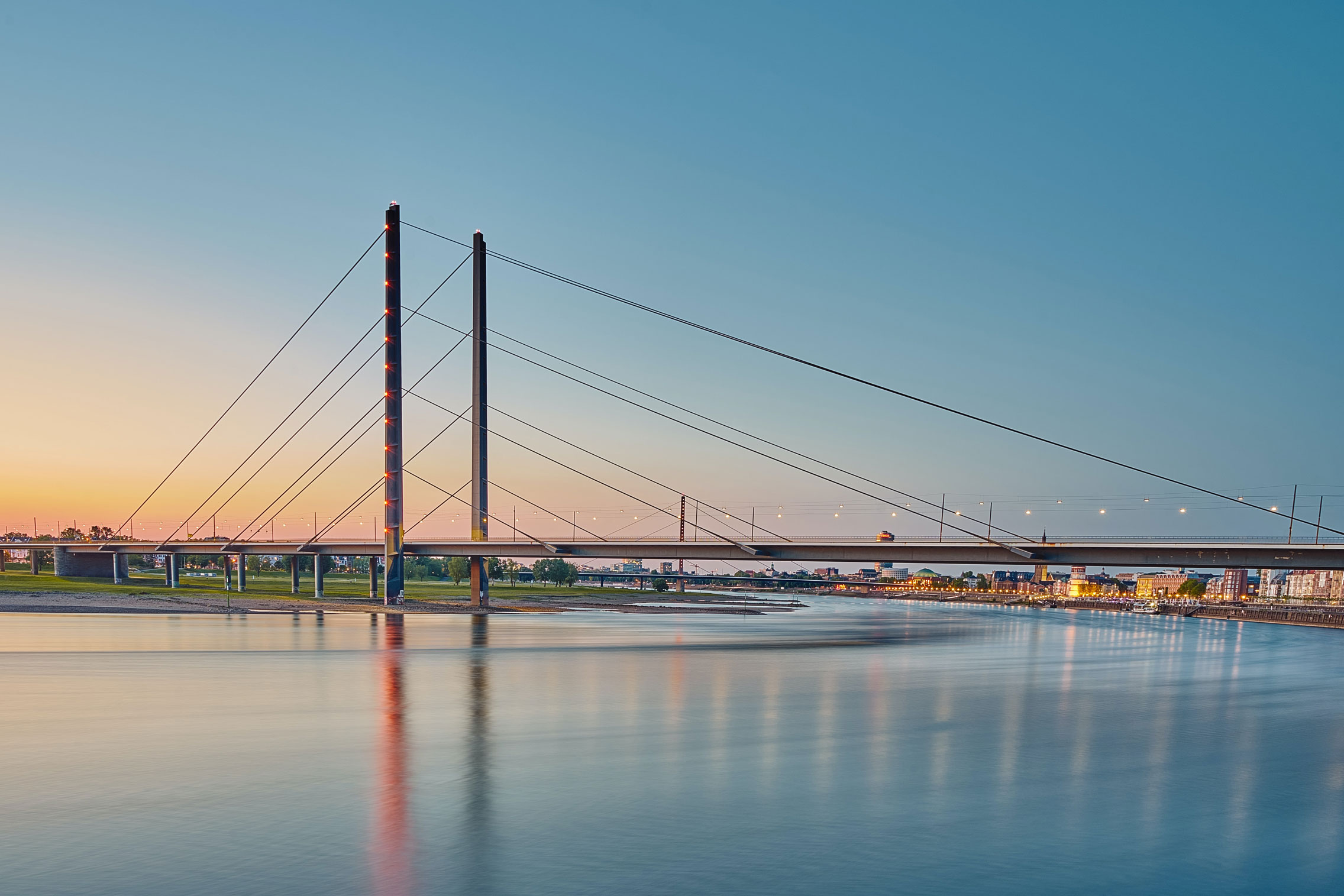 Brücke über einen Fluss